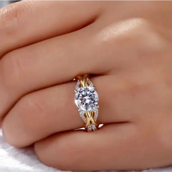 Cercei vintage din aur și diamant