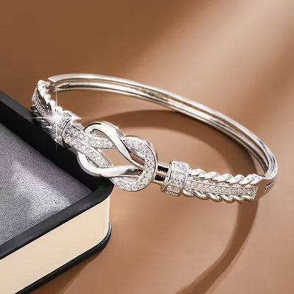 Elegant Minimalist Interlocking Ring Bracelet