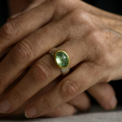 Green ring with rounded stone, Vintage