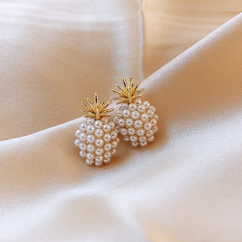 Gold cluster pearl stud earrings