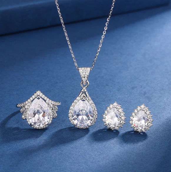 Aria Teardrop White Set