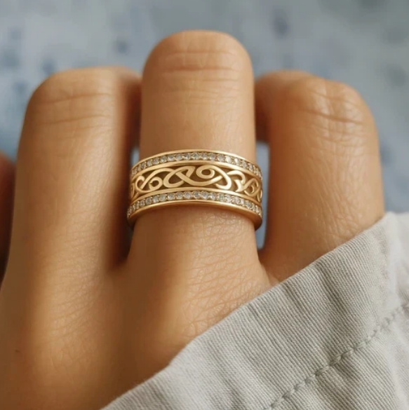 Bright hollow gold ring