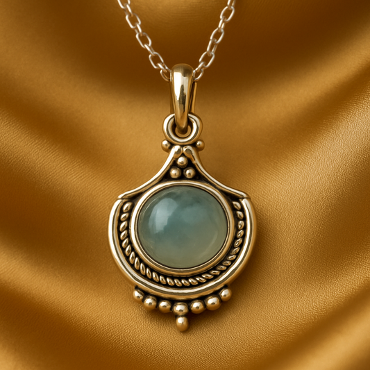 Elegant Green Stone Pendant