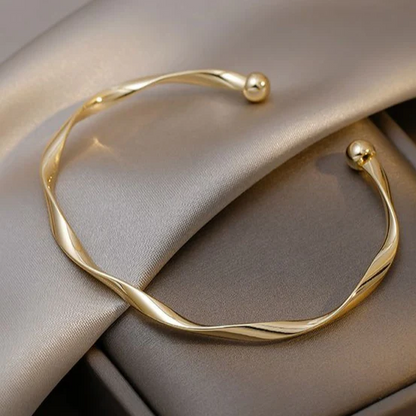 Luxe Gold Open  Bracelet